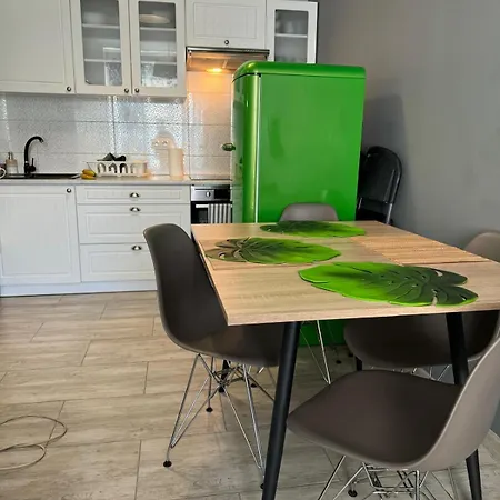 Metro Slodowiec Free Parking