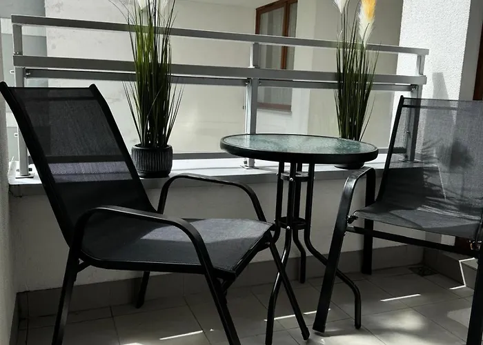 Metro Slodowiec Free Parking *