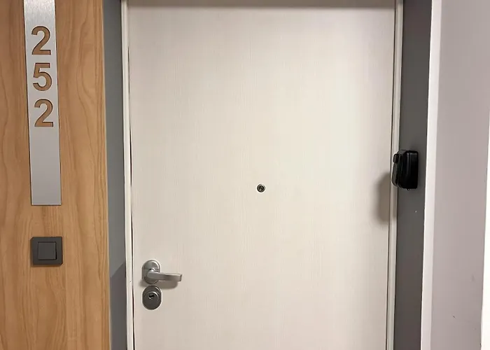 公寓 Metro Slodowiec Free Parking