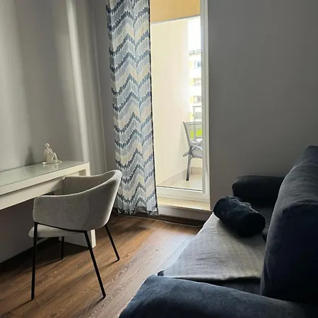 Metro Slodowiec Free Parking *