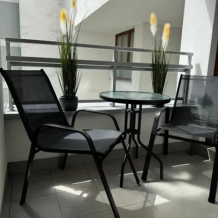 Metro Slodowiec Free Parking *