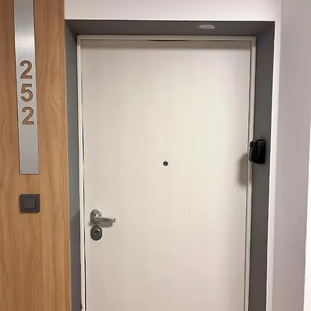 아파트 Metro Slodowiec Free Parking