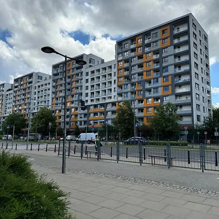 Metro Slodowiec Free Parking