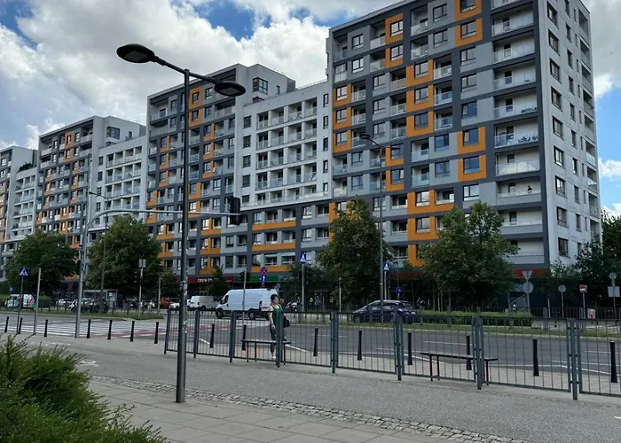 Metro Slodowiec Free Parking